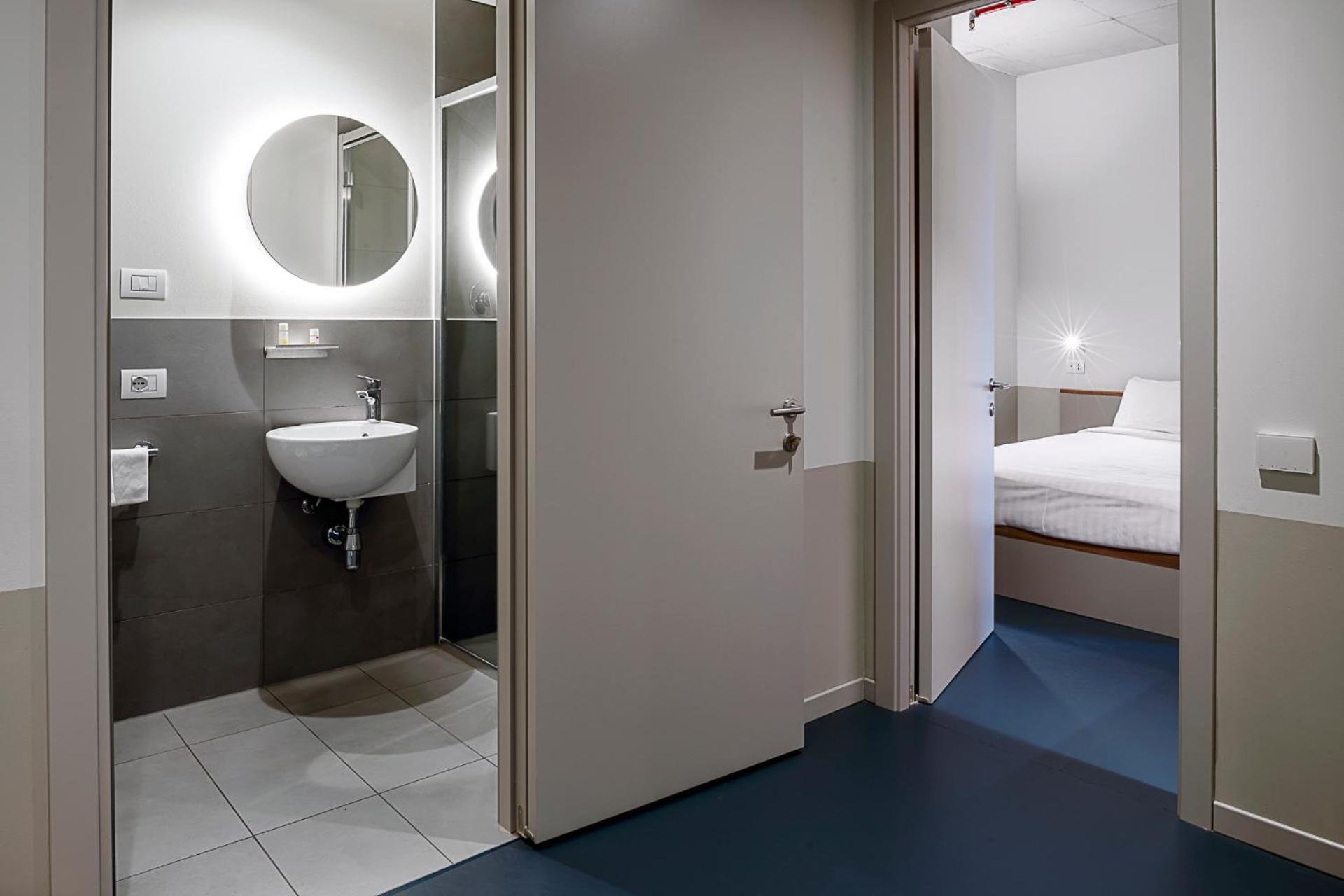 Giovenale Rooms MILANO PORTA LUDOVICA Esterno foto